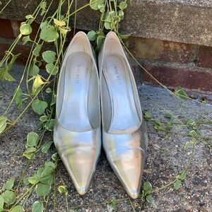 Nine West Silver leather pump